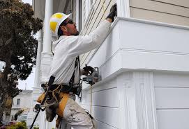 How To Choose The Right Materials for Your Siding Installation in 'Moore, OK